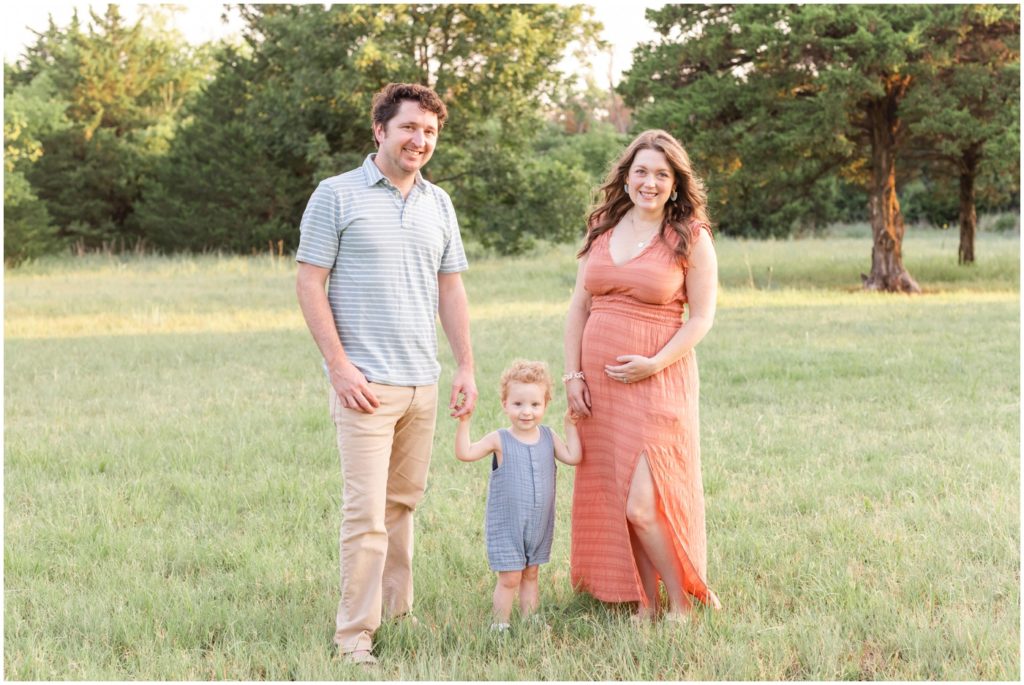 Photographers in Yukon OK  Outdoor field session family holding hands